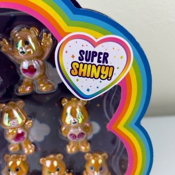 Care Bears Gold & Ruby Super Shiny Figure Set - Picture 8 of 12